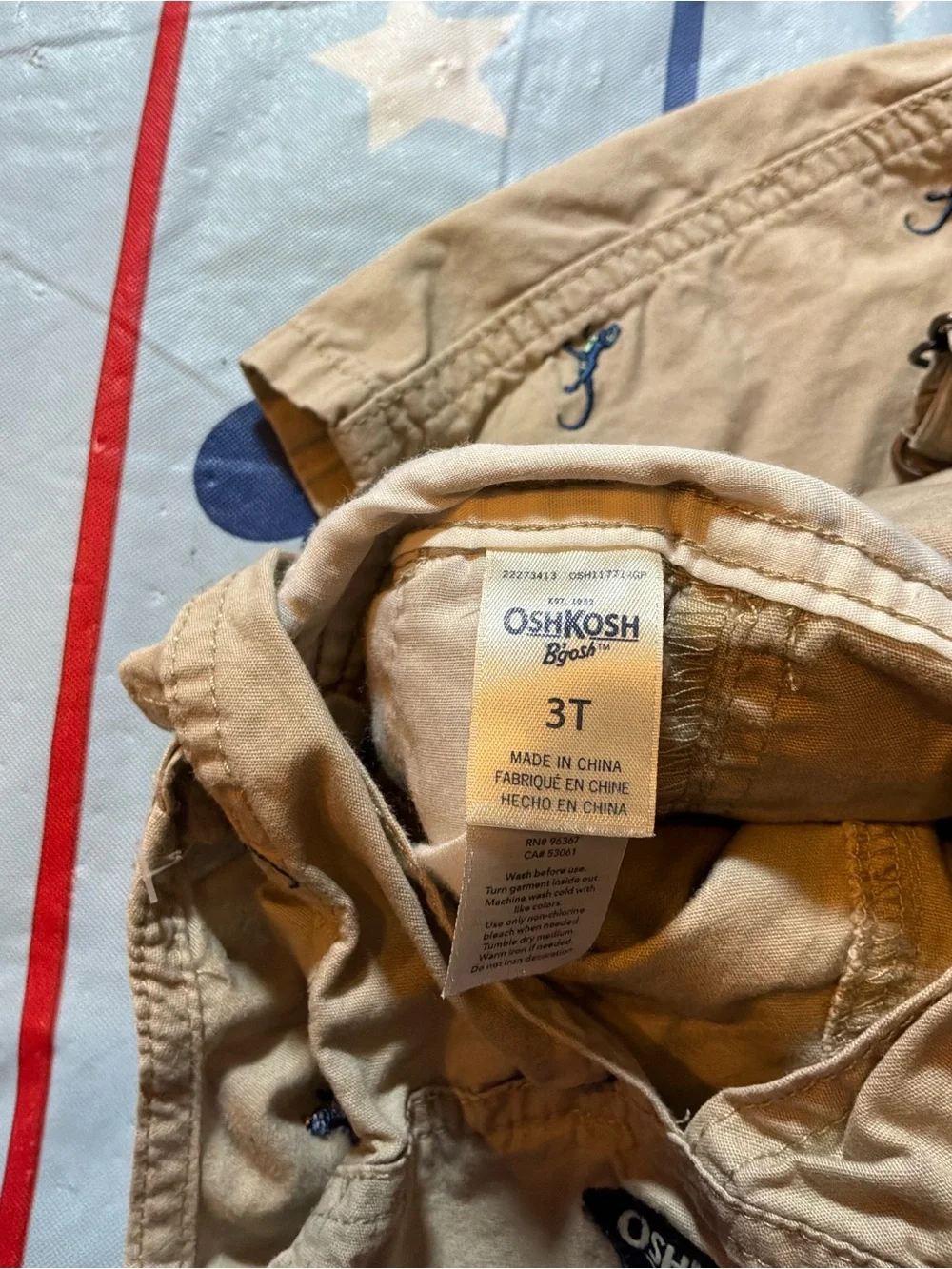 Oshkosh b’gosh overalls lizard pattern size 3t